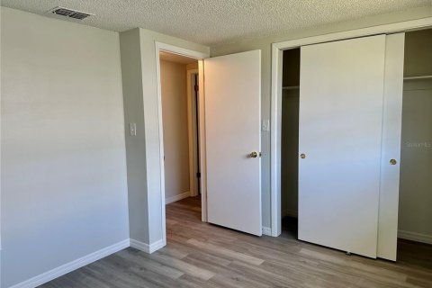 Casa en venta en New Port Richey, Florida, 2 dormitorios, 67.08 m2 № 1866976 - foto 28