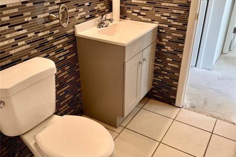 Casa en venta en New Port Richey, Florida, 2 dormitorios, 67.08 m2 № 1866976 - foto 24