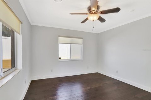 House in Orlando, Florida 2 bedrooms, 169.18 sq.m. № 1602201 - photo 17