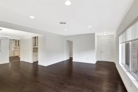 House in Orlando, Florida 2 bedrooms, 169.18 sq.m. № 1602201 - photo 11