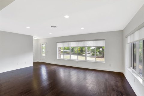 House in Orlando, Florida 2 bedrooms, 169.18 sq.m. № 1602201 - photo 12