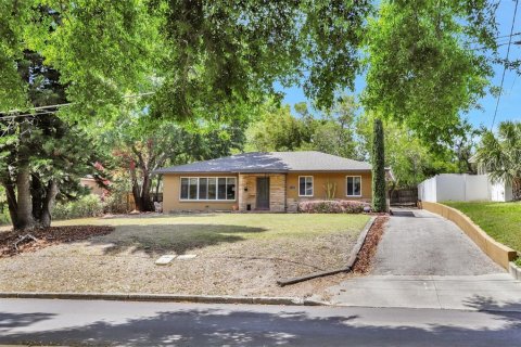 House in Orlando, Florida 2 bedrooms, 169.18 sq.m. № 1602201 - photo 6