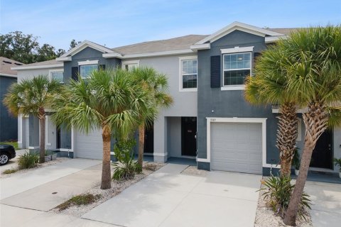 Townhouse in Brandon, Florida 3 bedrooms, 158.58 sq.m. № 2313430 - photo 2