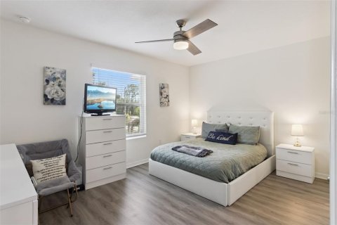 Townhouse in Brandon, Florida 3 bedrooms, 158.58 sq.m. № 2313430 - photo 23