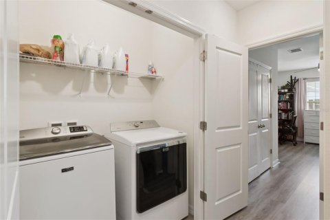 Townhouse in Brandon, Florida 3 bedrooms, 158.58 sq.m. № 2313430 - photo 22