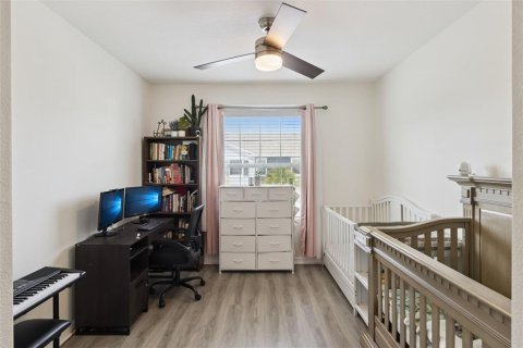 Townhouse in Brandon, Florida 3 bedrooms, 158.58 sq.m. № 2313430 - photo 27