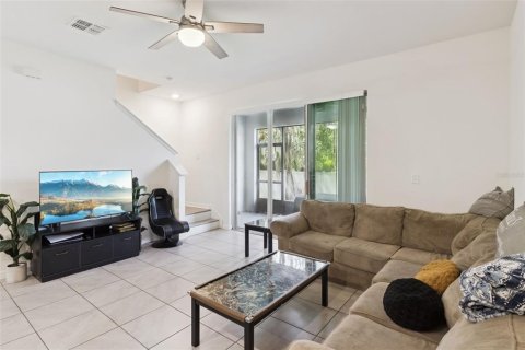 Townhouse in Brandon, Florida 3 bedrooms, 158.58 sq.m. № 2313430 - photo 16