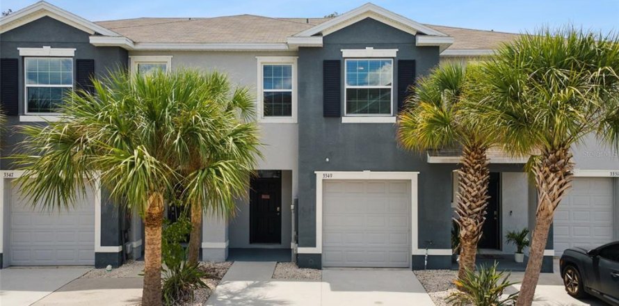 Townhouse in Brandon, Florida 3 bedrooms, 158.58 sq.m. № 2313430