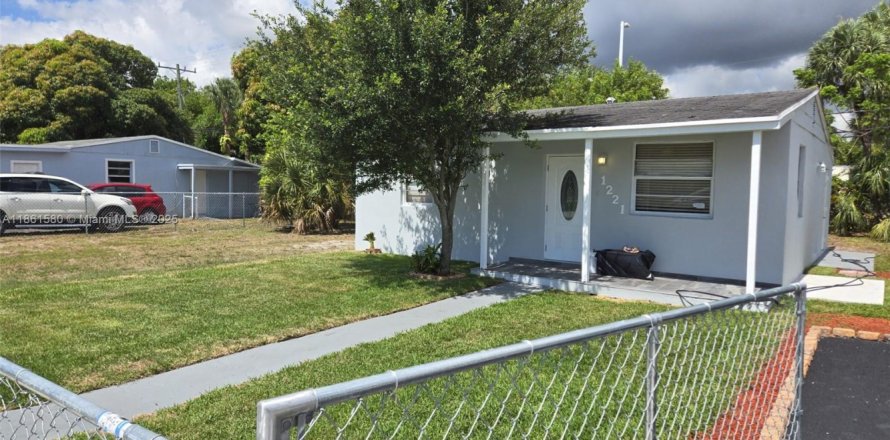 Дом в Форт-Лодердейл, Флорида 2 спальни, 61.32м2 № 1890037