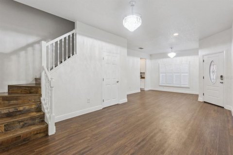 House in Oxford, Florida 4 bedrooms, 177.44 sq.m. № 2379196 - photo 5