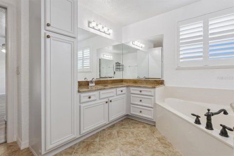 House in Oxford, Florida 4 bedrooms, 177.44 sq.m. № 2379196 - photo 29