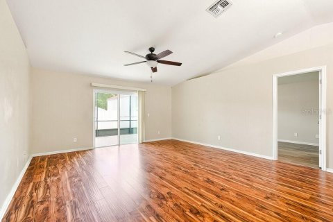 Villa ou maison à louer à Orlando, Floride: 3 chambres, 117.43 m2 № 2385989 - photo 4