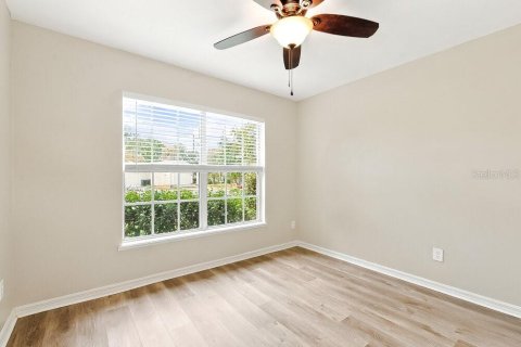 Villa ou maison à louer à Orlando, Floride: 3 chambres, 117.43 m2 № 2385989 - photo 12
