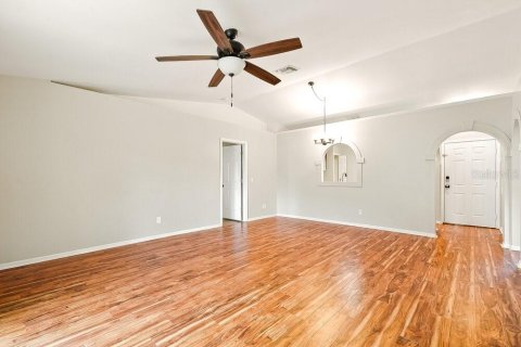 Villa ou maison à louer à Orlando, Floride: 3 chambres, 117.43 m2 № 2385989 - photo 5