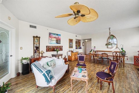 Condo in Palmetto, Florida, 3 bedrooms № 2114120 - photo 11