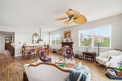 Condo in Palmetto, Florida, 3 bedrooms № 2114120 - photo 6