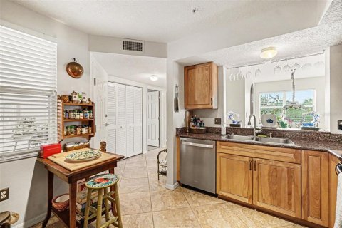 Condo in Palmetto, Florida, 3 bedrooms № 2114120 - photo 14