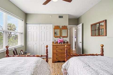 Condo in Palmetto, Florida, 3 bedrooms № 2114120 - photo 23