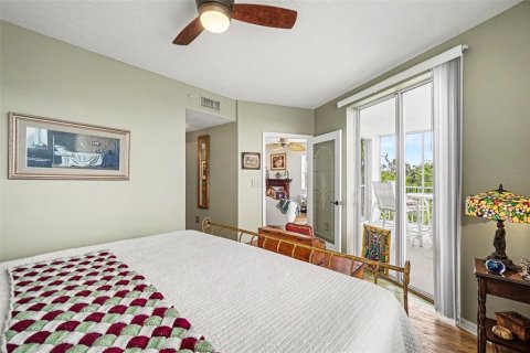 Condo in Palmetto, Florida, 3 bedrooms № 2114120 - photo 18