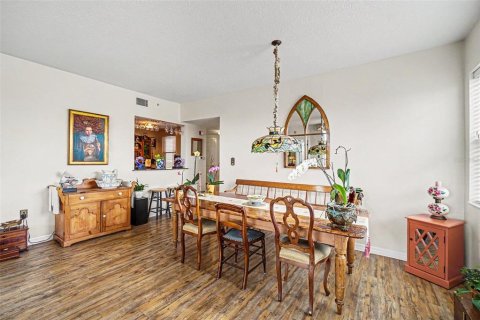 Condo in Palmetto, Florida, 3 bedrooms № 2114120 - photo 9