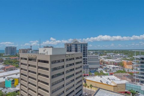 Condo in Sarasota, Florida, 2 bedrooms  № 1721411 - photo 25