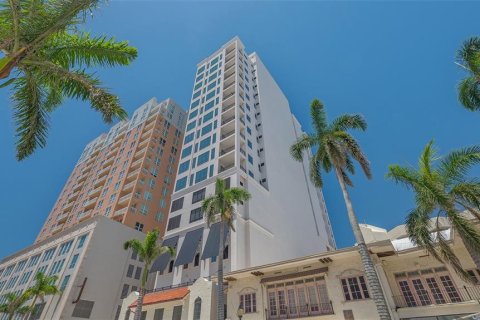Condo in Sarasota, Florida, 2 bedrooms  № 1721411 - photo 2
