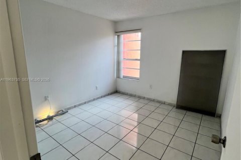 Apartamento en alquiler en Miami, Florida, 3 dormitorios, 95.13 m2 № 2025465 - foto 16