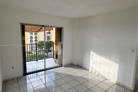 Apartamento en alquiler en Miami, Florida, 3 dormitorios, 95.13 m2 № 2025465 - foto 10