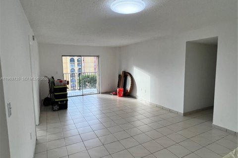 Apartamento en alquiler en Miami, Florida, 3 dormitorios, 95.13 m2 № 2025465 - foto 7