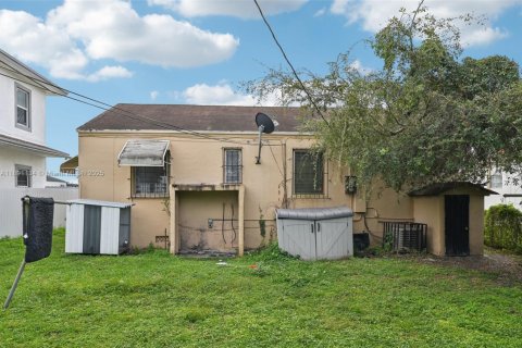 Villa ou maison à vendre à Miami, Floride: 2 chambres, 72 m2 № 1945185 - photo 20
