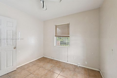 Villa ou maison à vendre à Miami, Floride: 2 chambres, 72 m2 № 1945185 - photo 14