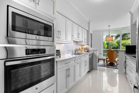Купить кондоминиум в Бока-Ратон, Флорида 6 комнат, 134.34м2, № 2083717 - фото 11