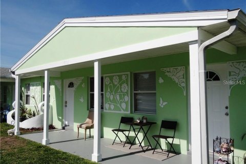 Apartment in Madeira Beach, Florida 1 bedroom, 46.45 sq.m. № 1901601 - photo 1