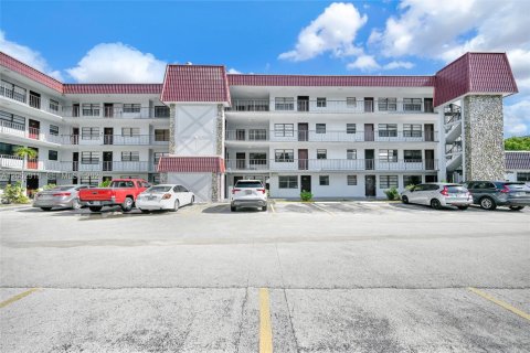 Condo à Hialeah, Floride, 2 chambres  № 2265222