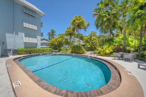 Condo in Miami, Florida, 2 bedrooms  № 2249761 - photo 24