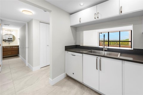 Condominio en alquiler en Miami Beach, Florida, 1 dormitorio, 78.78 m2 № 1956487 - foto 20