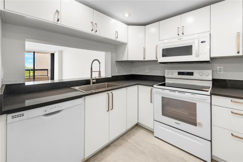 Condominio en alquiler en Miami Beach, Florida, 1 dormitorio, 78.78 m2 № 1956487 - foto 19