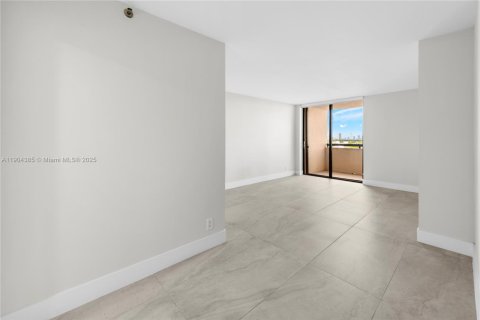 Condominio en alquiler en Miami Beach, Florida, 1 dormitorio, 78.78 m2 № 1956487 - foto 12