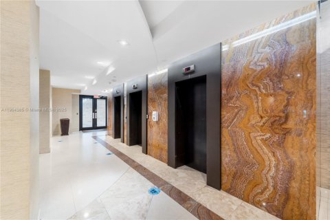 Condominio en alquiler en Miami Beach, Florida, 1 dormitorio, 78.78 m2 № 1956487 - foto 27