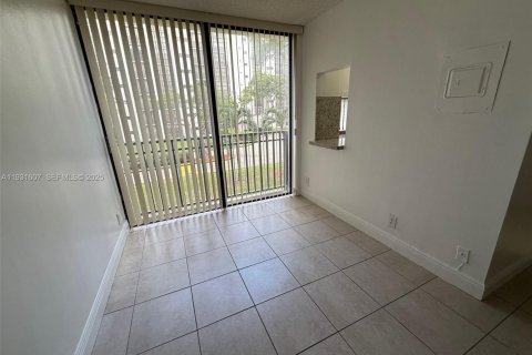 Condo in Sunny Isles Beach, Florida, 1 bedroom  № 1992313 - photo 30