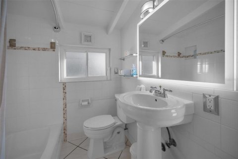 Casa en venta en Redington Beach, Florida, 2 dormitorios, 158.31 m2 № 1824076 - foto 16