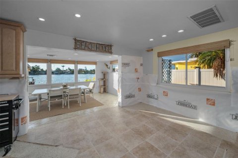 Casa en venta en Redington Beach, Florida, 2 dormitorios, 158.31 m2 № 1824076 - foto 9