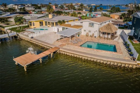 Casa en venta en Redington Beach, Florida, 2 dormitorios, 158.31 m2 № 1824076 - foto 3