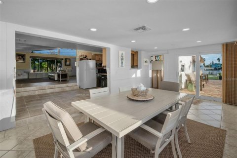 Casa en venta en Redington Beach, Florida, 2 dormitorios, 158.31 m2 № 1824076 - foto 12