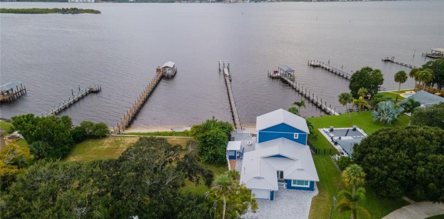 Casa en Daytona Beach, Florida 3 dormitorios, 221.48 m2 № 1912594