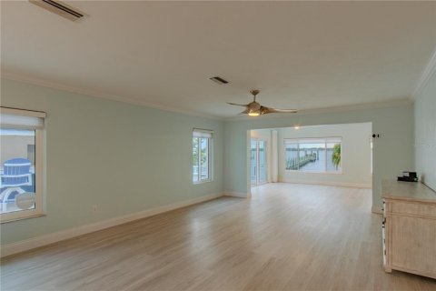 Casa en venta en Daytona Beach, Florida, 3 dormitorios, 221.48 m2 № 1912594 - foto 27