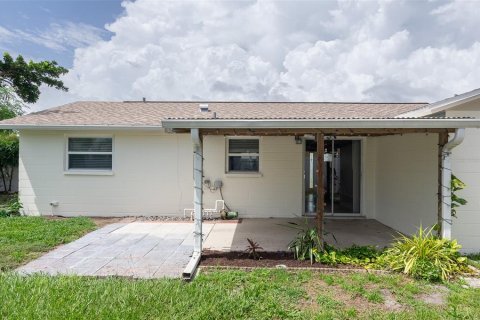 House in Largo, Florida 3 bedrooms, 104.24 sq.m. № 1802276 - photo 21