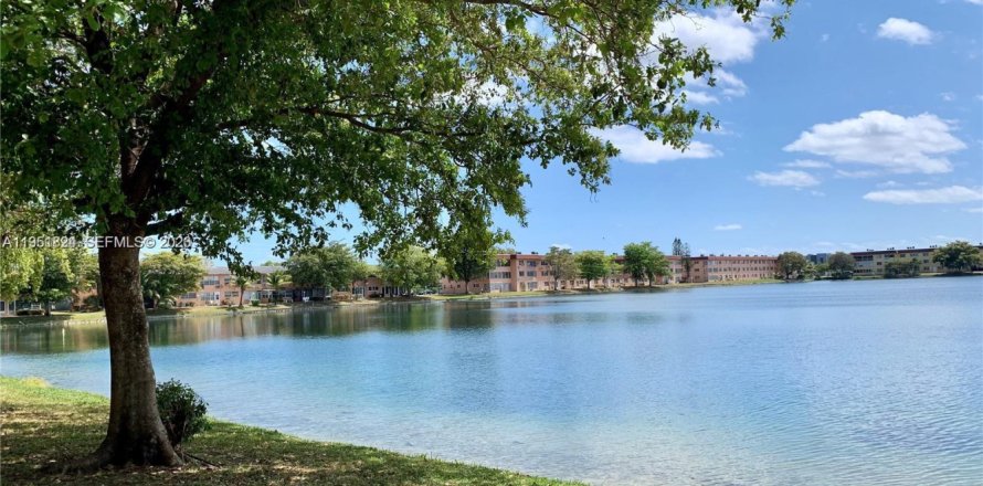 Condo in Miami, Florida, 1 bedroom  № 2006290