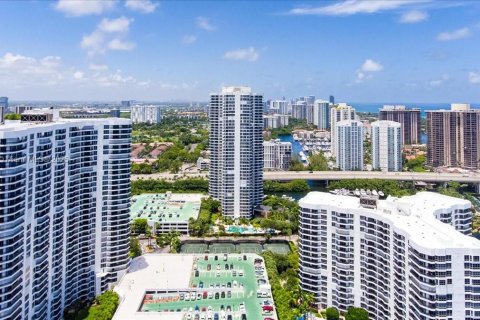 Condominio en venta en Aventura, Florida, 3 dormitorios, 159.23 m2 № 1940229 - foto 16