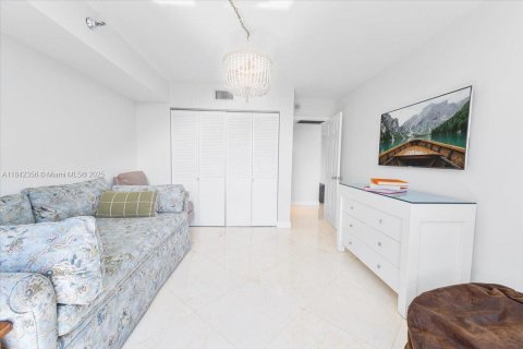 Condominio en venta en Aventura, Florida, 3 dormitorios, 159.23 m2 № 1940229 - foto 11